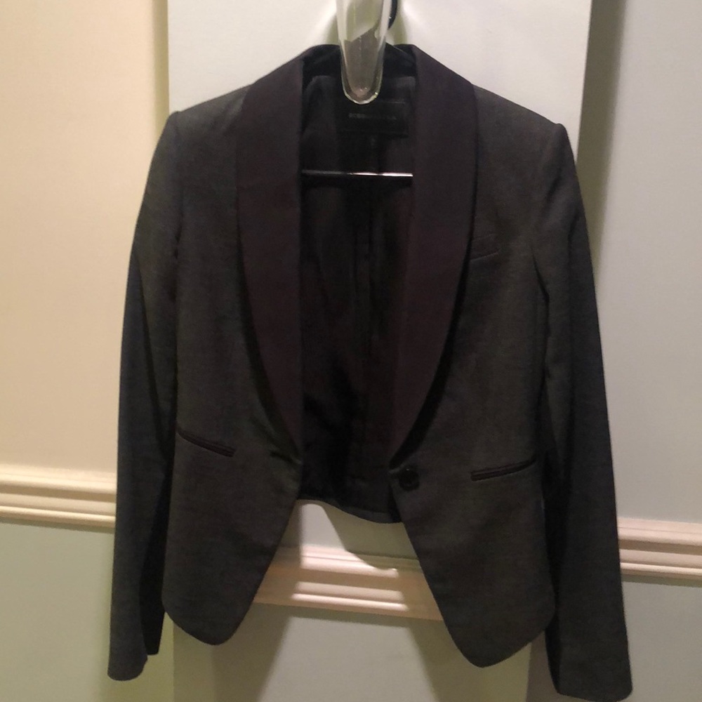 LIKE NEW! Grey & black trendy blazer!